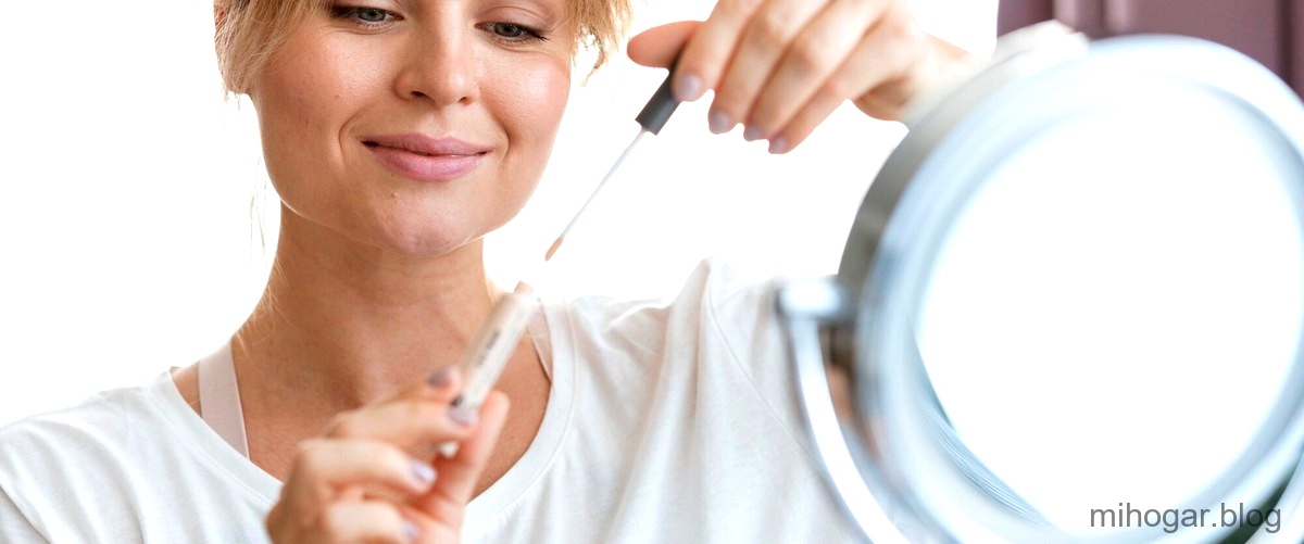 ¿Qué crema recomiendan los dermatólogos para eliminar las manchas de la piel?